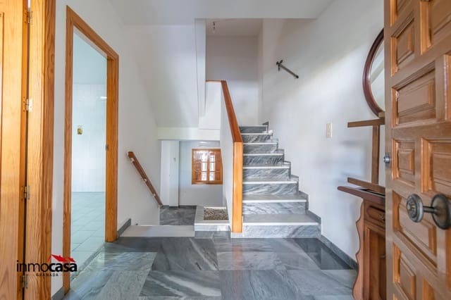 Adosado de 3 habitaciones en Ogíjares en venta con garaje - 229.000 € (Ref: 9243162)