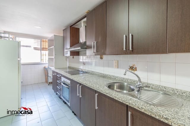 Adosado de 3 habitaciones en Ogíjares en venta con garaje - 229.000 € (Ref: 9243162)