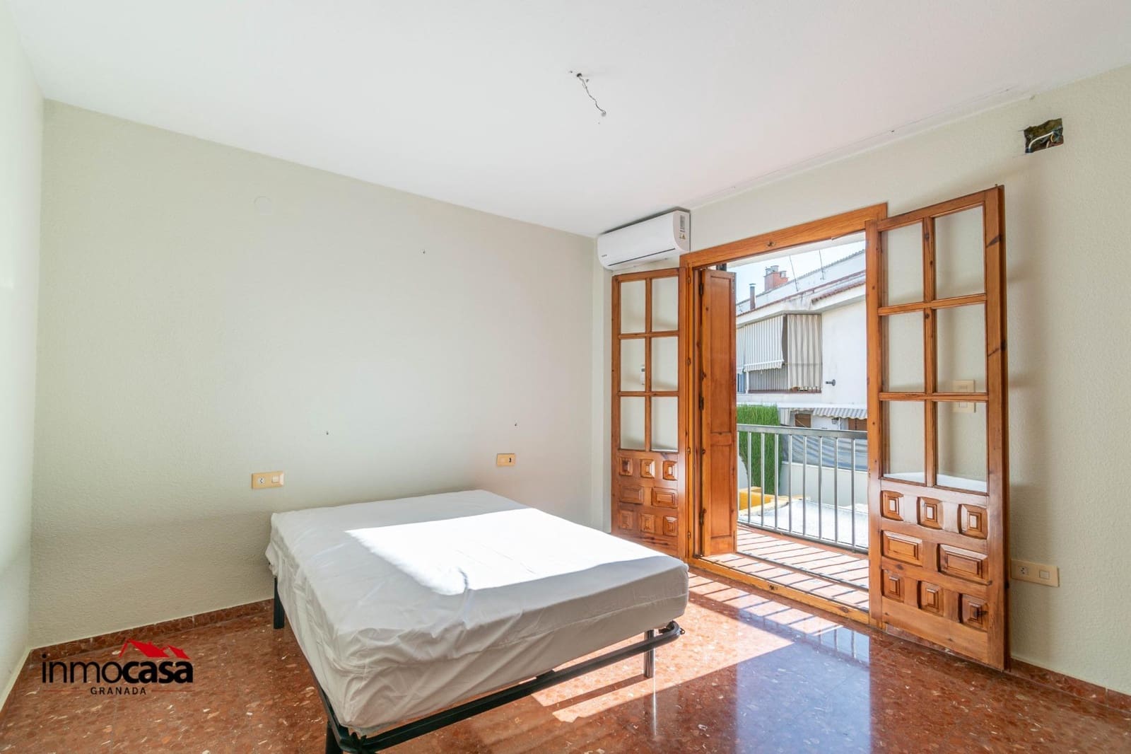 Adosado de 3 habitaciones en Ogíjares en venta con garaje - 229.000 € (Ref: 9243162)