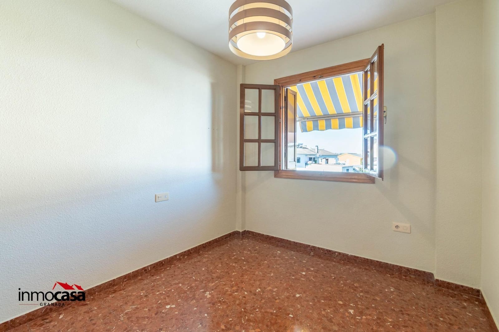 Adosado de 3 habitaciones en Ogíjares en venta con garaje - 229.000 € (Ref: 9243162)