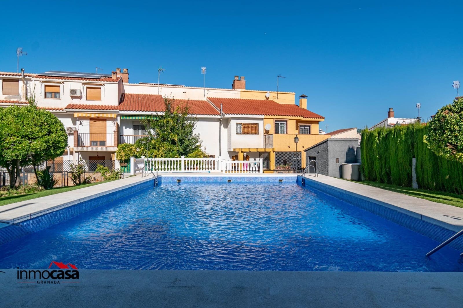 Adosado de 3 habitaciones en Ogíjares en venta con garaje - 229.000 € (Ref: 9243162)