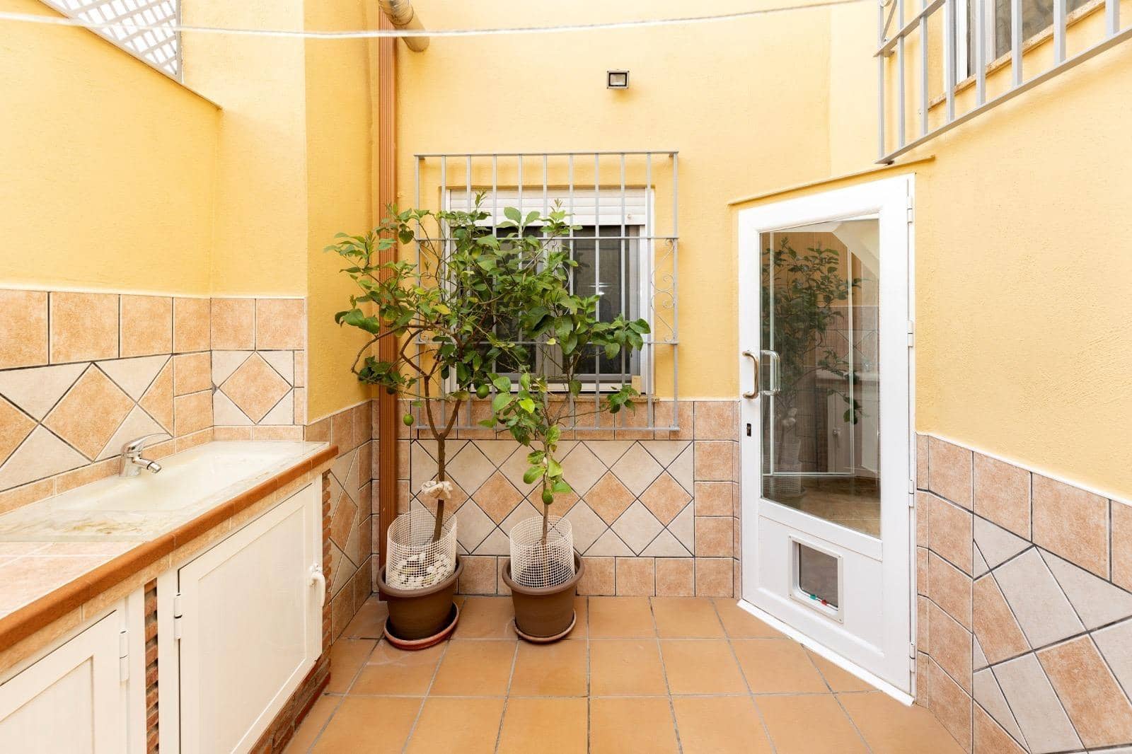 3 soveværelse Byhus til salg i Armilla med garage - € 199.500 (Ref: 9243165)