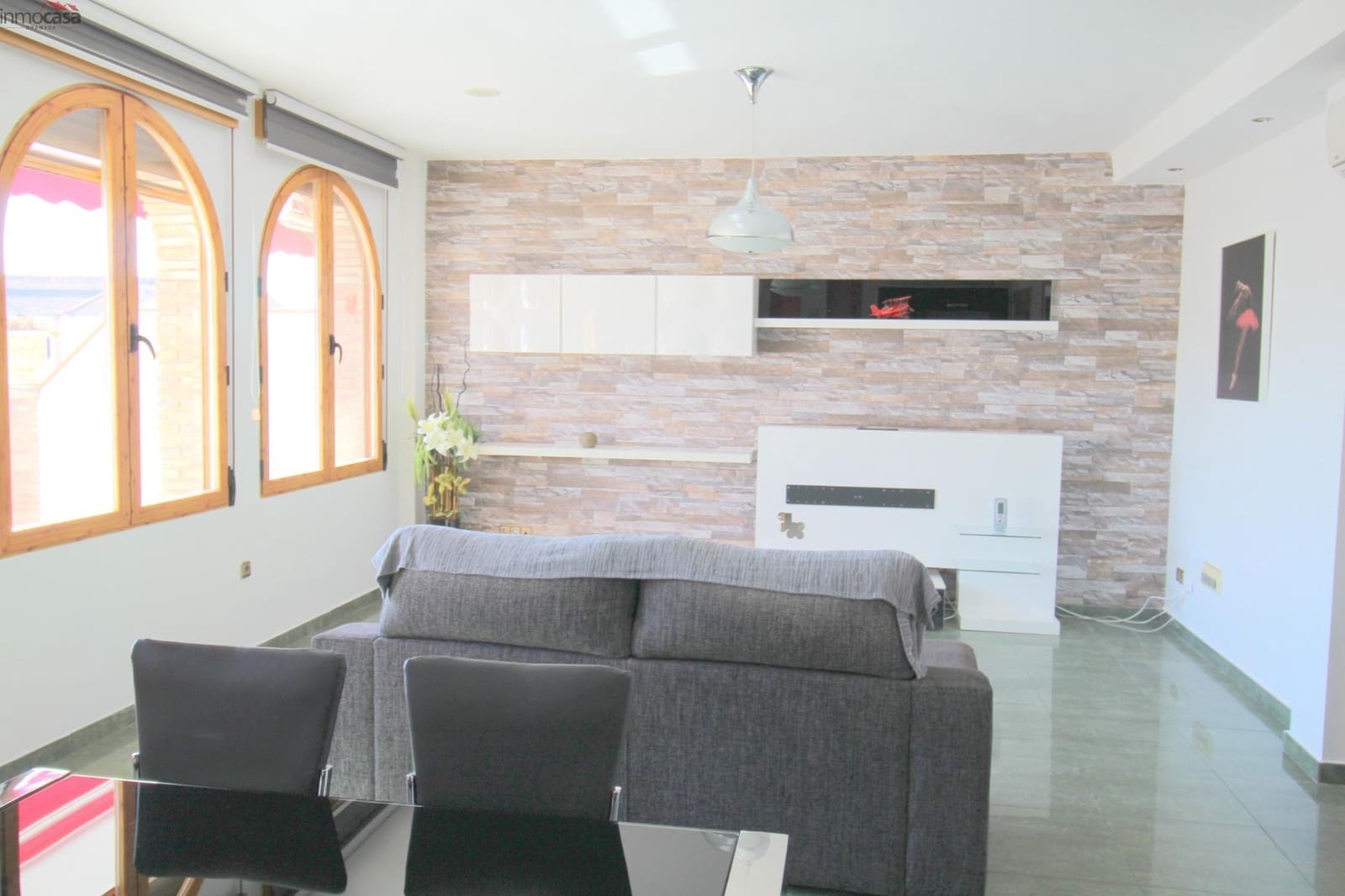 2 makuuhuone Kattohuoneisto vuokrattavana paikassa Armilla - 750 € (Ref: 9257475)