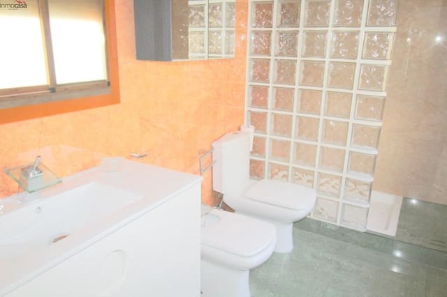 2 bedroom Penthouse for rent in Armilla - € 750 (Ref: 9257475)