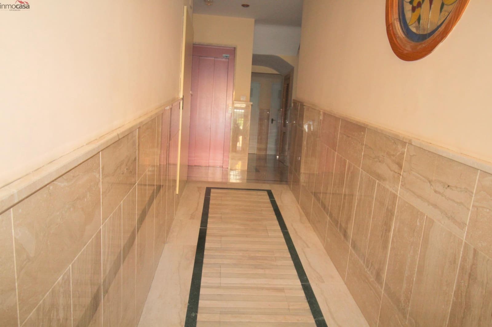 2 makuuhuone Kattohuoneisto vuokrattavana paikassa Armilla - 750 € (Ref: 9257475)