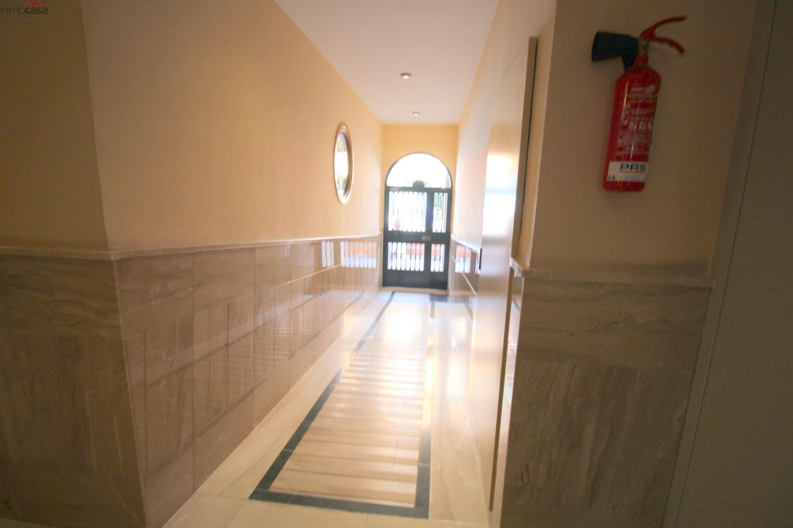 2 makuuhuone Kattohuoneisto vuokrattavana paikassa Armilla - 750 € (Ref: 9257475)