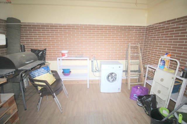 3 bedroom Penthouse for rent in Churriana de la Vega - € 900 (Ref: 9272753)