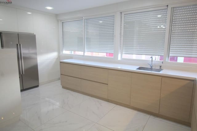 3 bedroom Penthouse for rent in Churriana de la Vega - € 900 (Ref: 9272753)