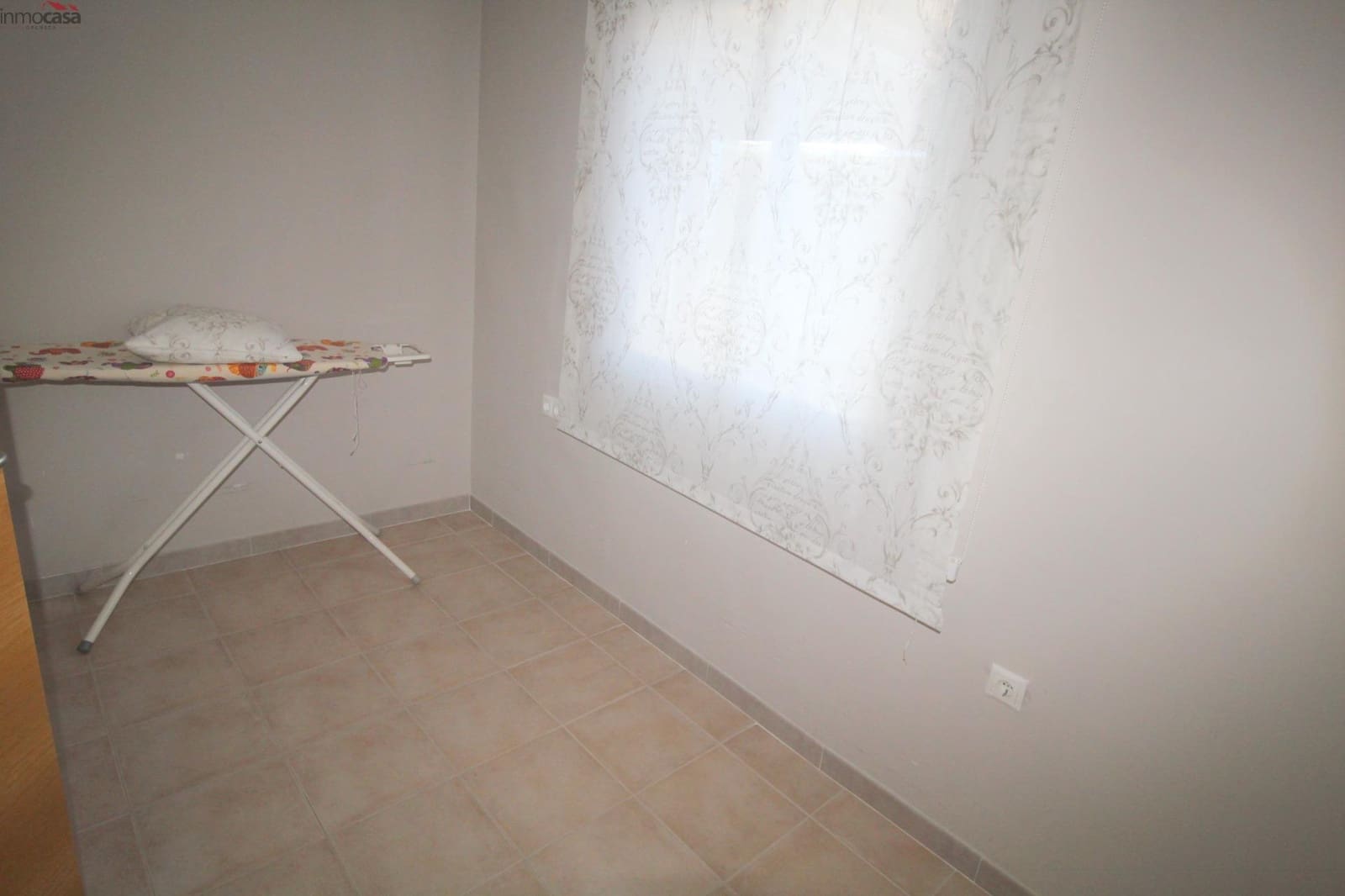 3 soveværelse Penthouse til leje i Churriana de la Vega - € 900 (Ref: 9272753)