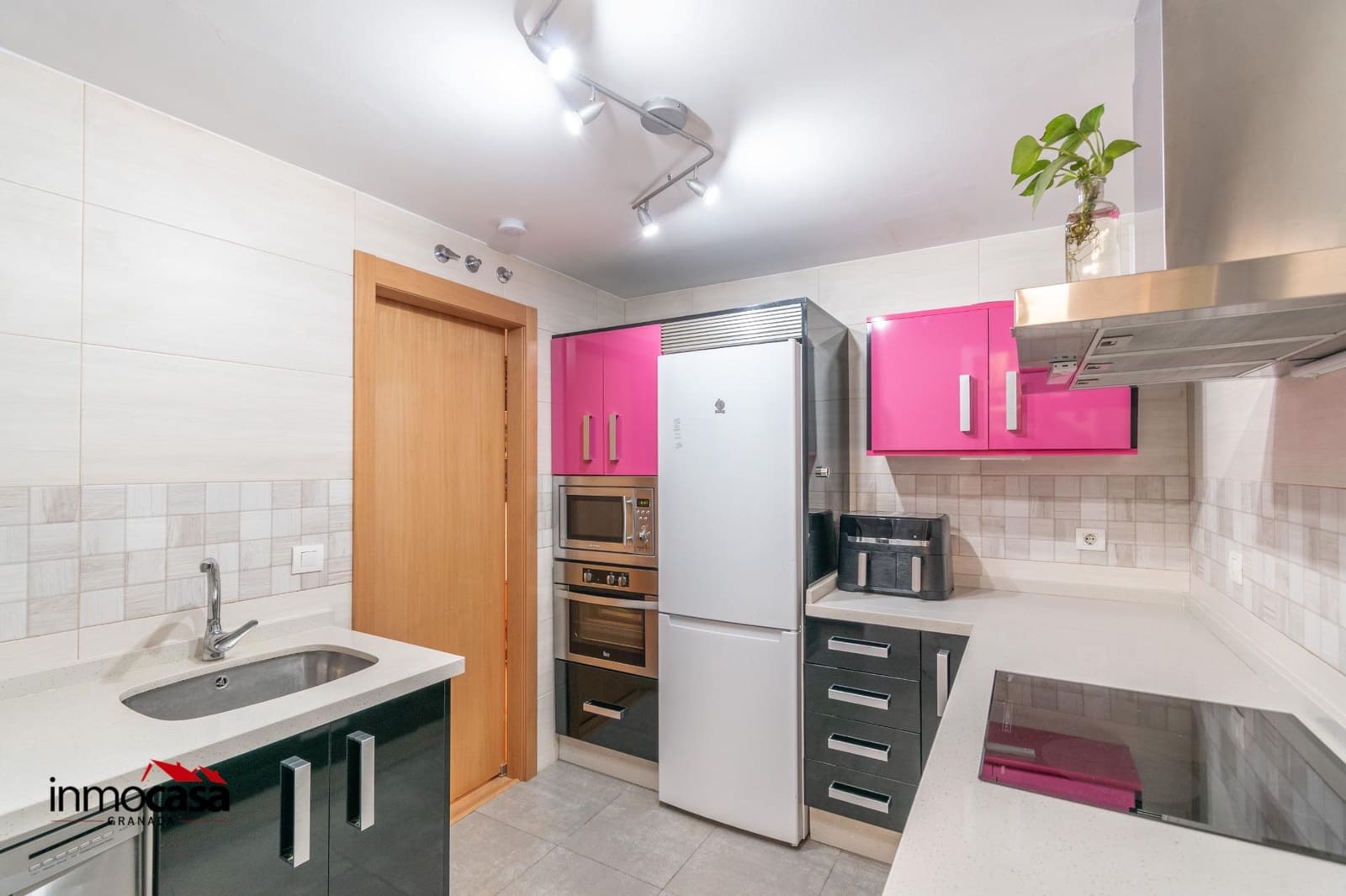 Piso de 3 habitaciones en Alhendín en venta con piscina garaje - 209.900 € (Ref: 9301191)