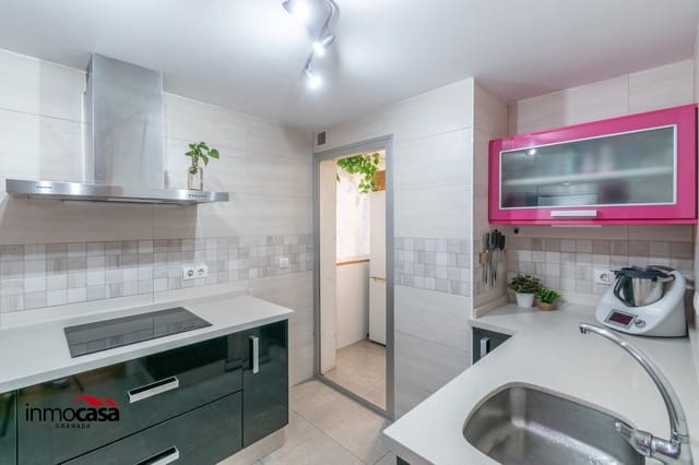 Piso de 3 habitaciones en Alhendín en venta con piscina garaje - 209.900 € (Ref: 9301191)