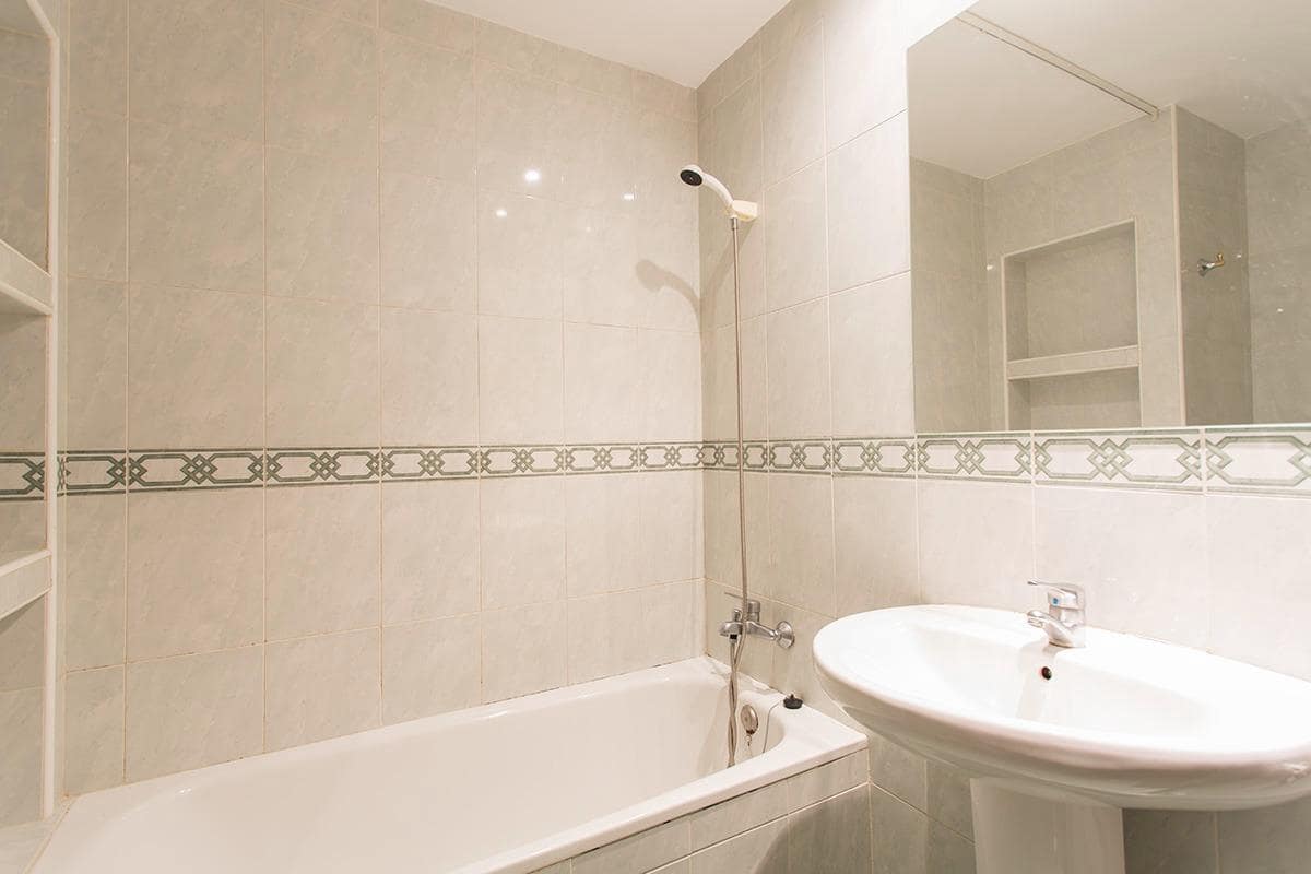 Leilighet til leie i Granada by - € 920 (Ref: 9326604)