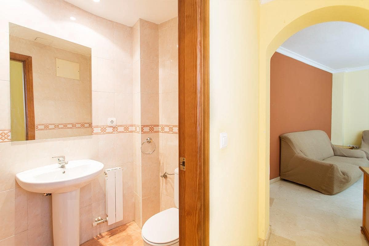 Leilighet til leie i Granada by - € 920 (Ref: 9326604)