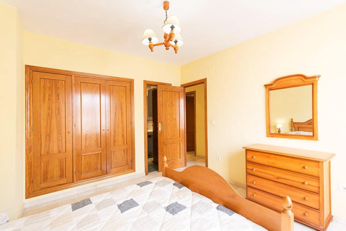 Leilighet til leie i Granada by - € 920 (Ref: 9326604)