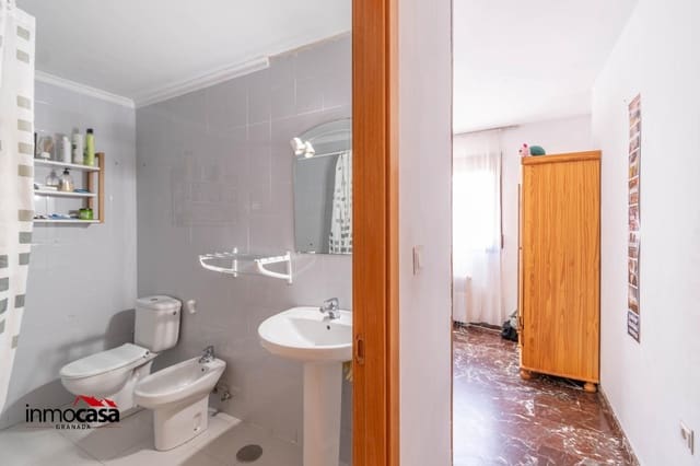 3 bedroom Flat for sale in Granada city - € 183,000 (Ref: 9326606)