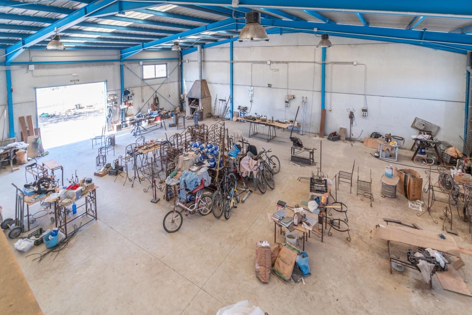 Bedrift til salgs i Albunan - € 350 000 (Ref: 9326608)