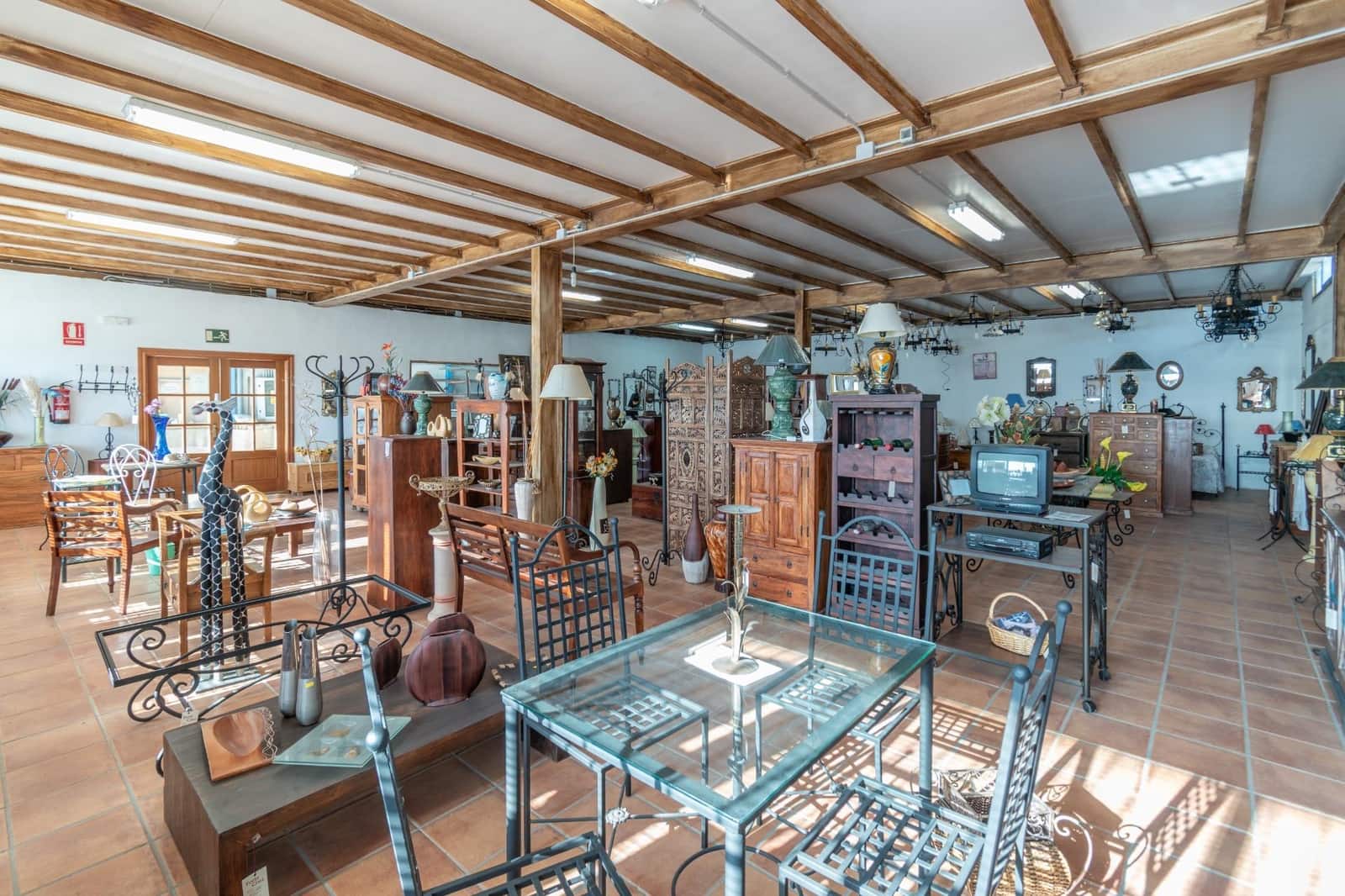 Bedrift til salgs i Albunan - € 350 000 (Ref: 9326608)