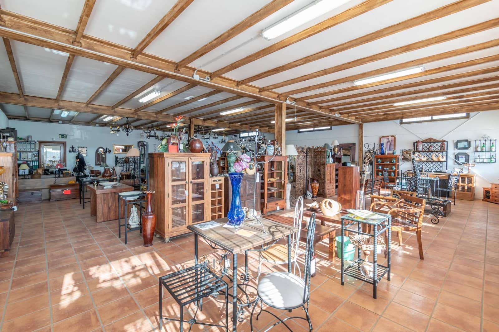 Bedrift til salgs i Albunan - € 350 000 (Ref: 9326608)