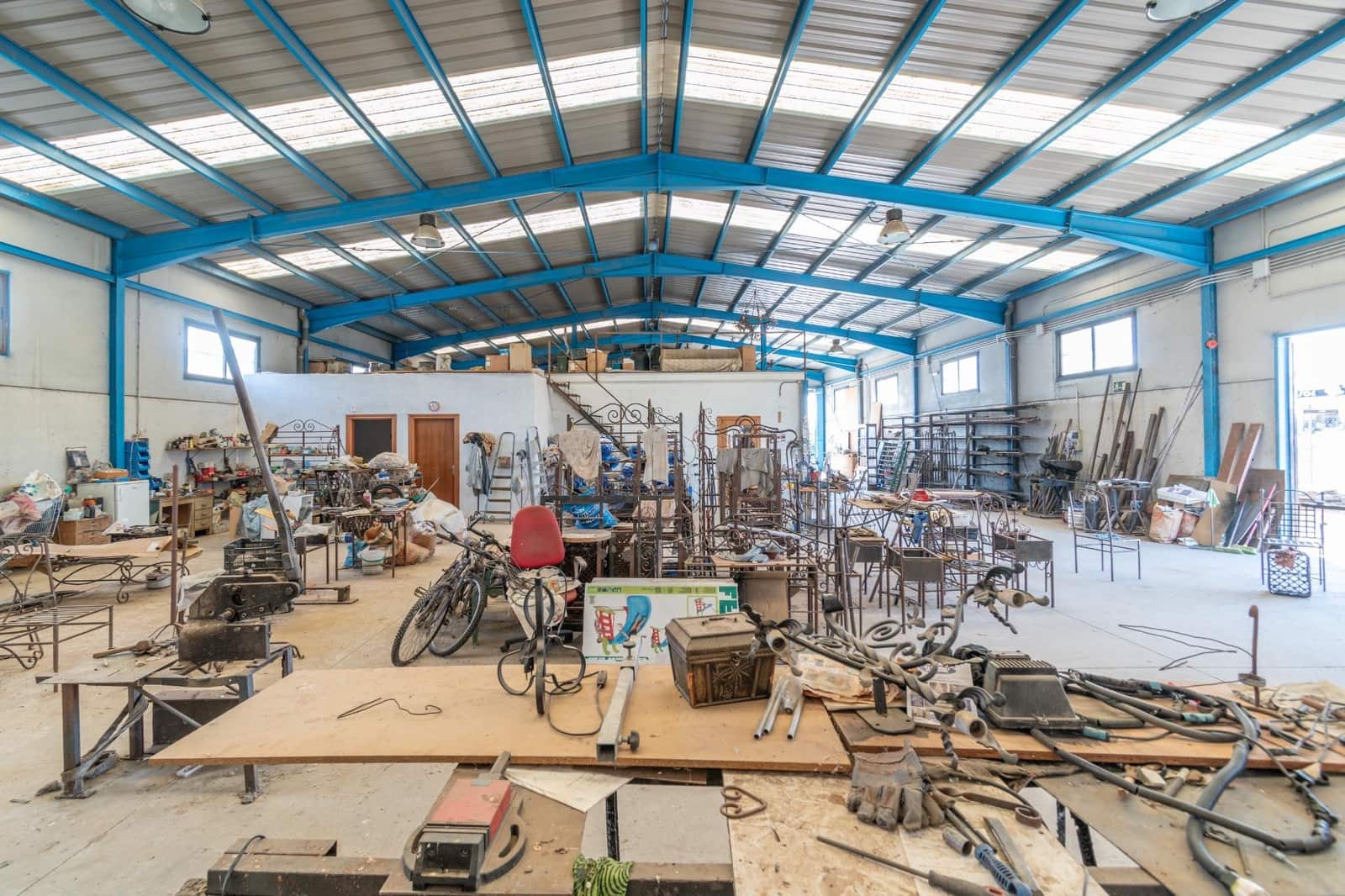 Bedrift til salgs i Albunan - € 350 000 (Ref: 9326608)