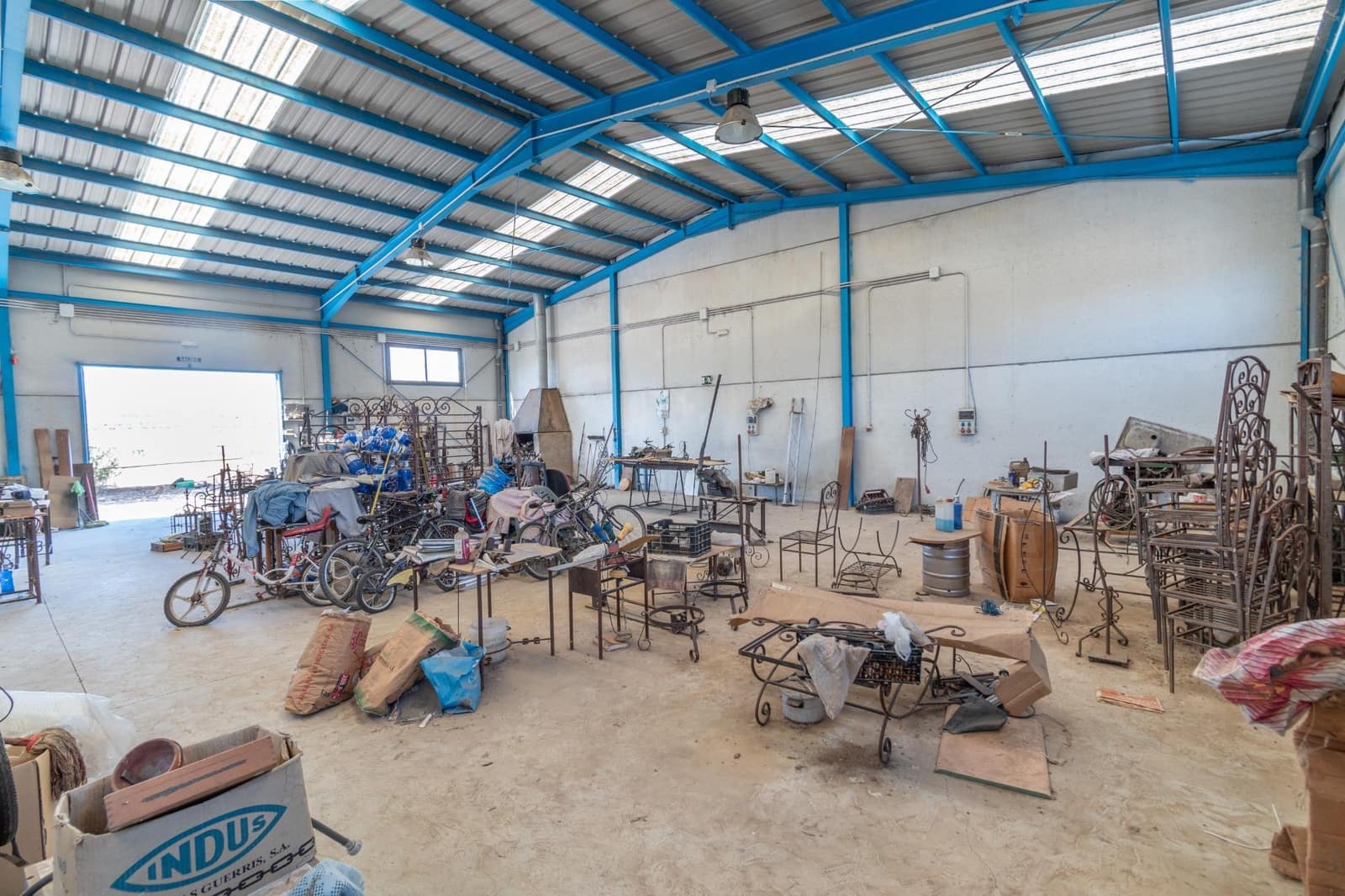 Bedrift til salgs i Albunan - € 350 000 (Ref: 9326608)