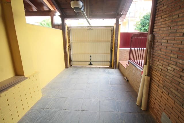 3 Zimmer Reihenhaus zu vermieten in Armilla mit Garage - 800 € (Ref: 9335144)