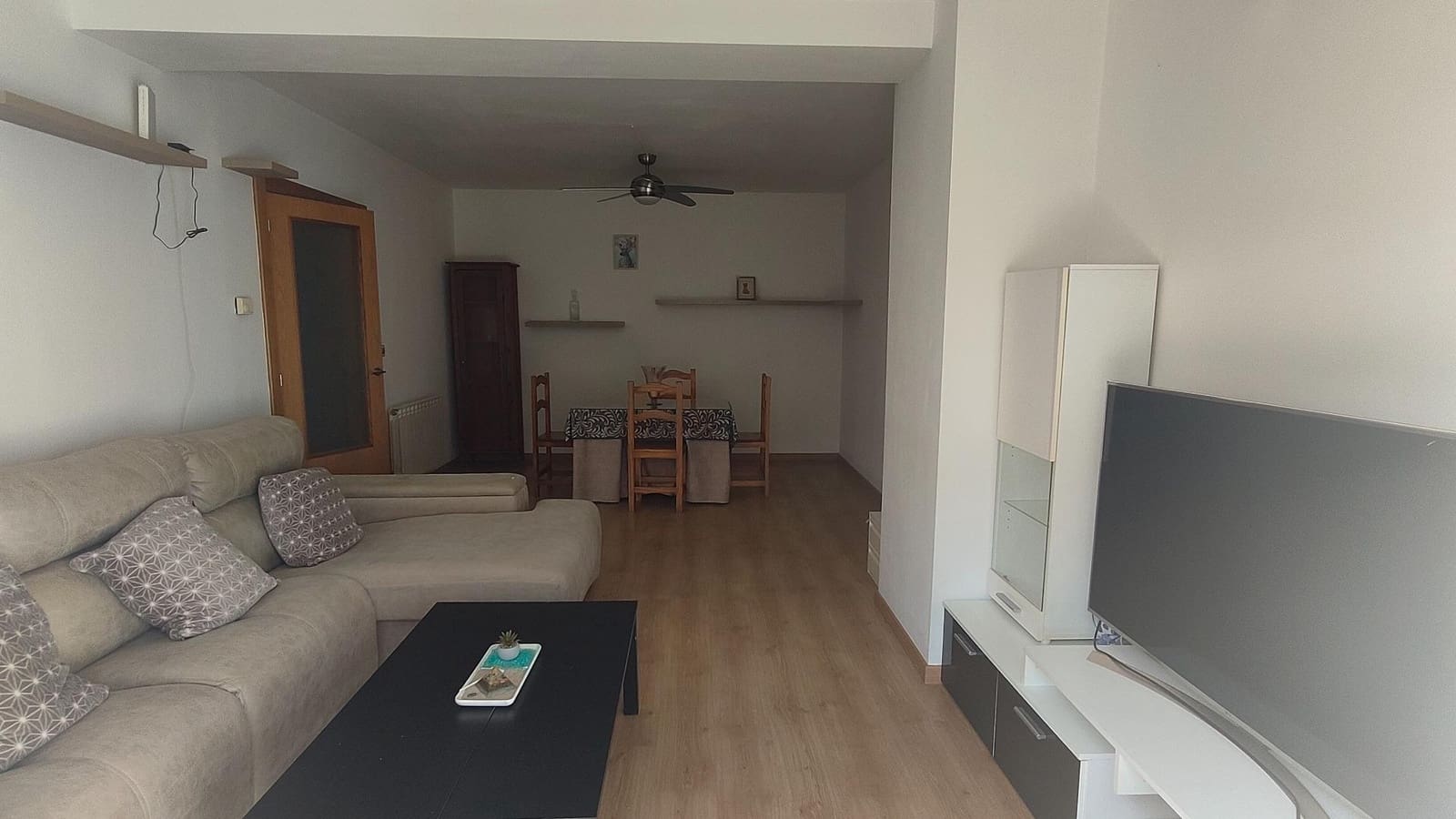 2 bedroom Flat for rent in Churriana de la Vega with garage - € 800 (Ref: 9338440)