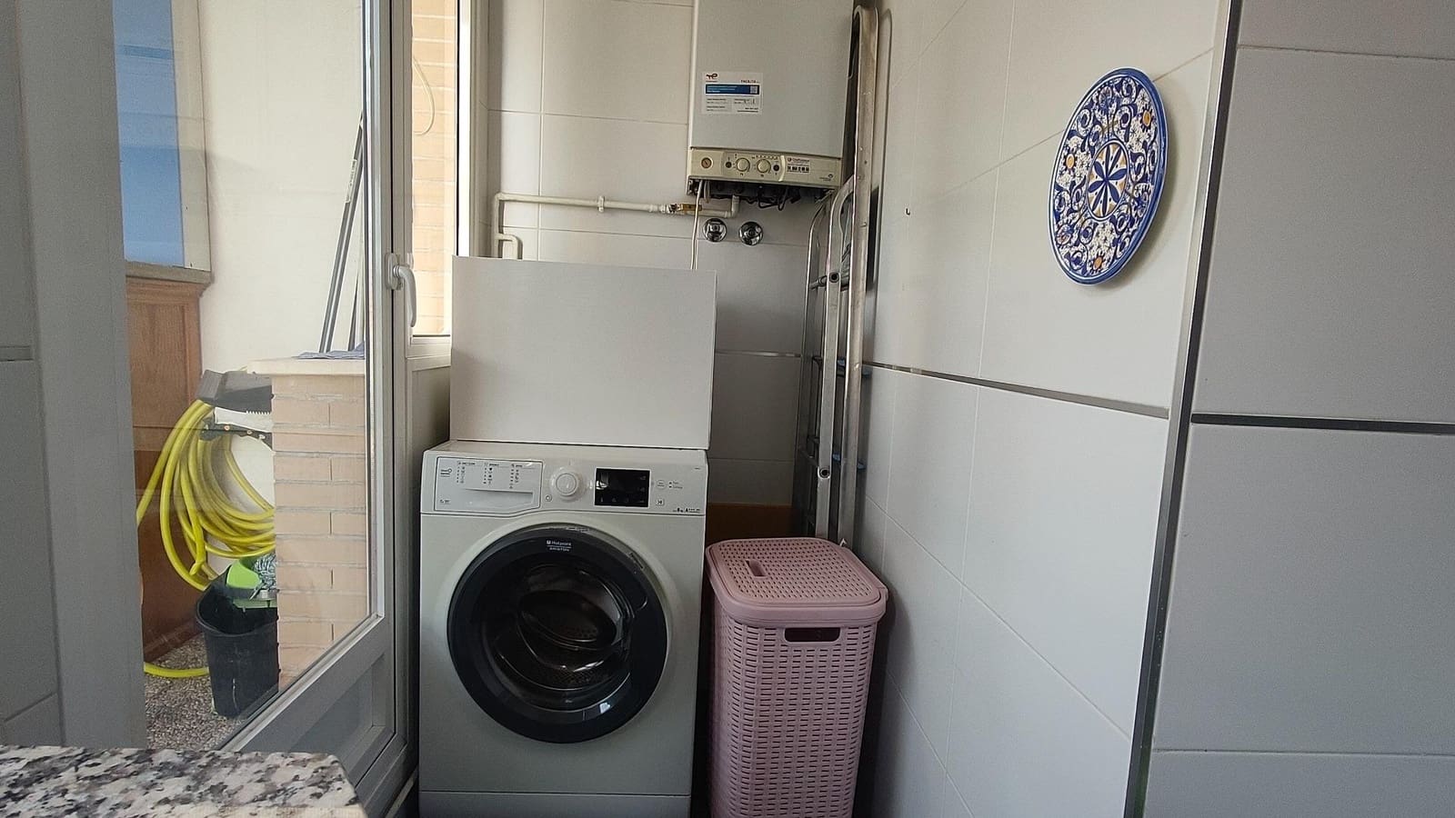 2 bedroom Flat for rent in Churriana de la Vega with garage - € 800 (Ref: 9338440)