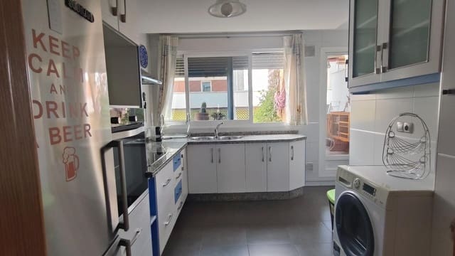 2 bedroom Flat for rent in Churriana de la Vega with garage - € 800 (Ref: 9338440)