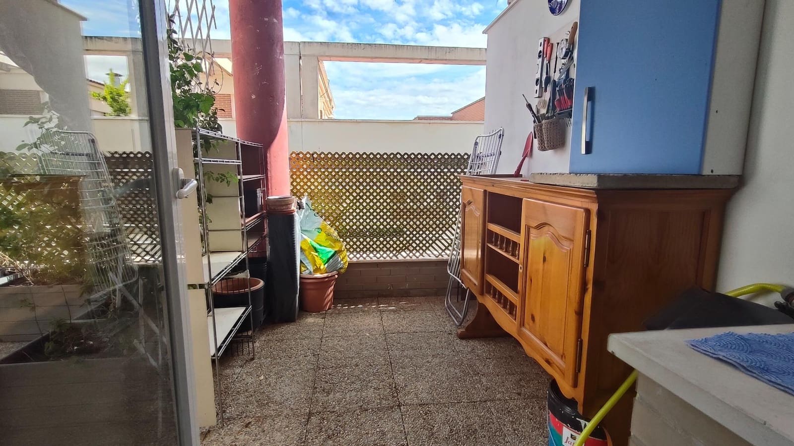 2 bedroom Flat for rent in Churriana de la Vega with garage - € 800 (Ref: 9338440)