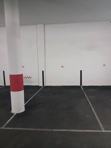 Garage til salg i Bola de Oro - Serrallo, Granada by - € 22.000 (Ref: 9349684)