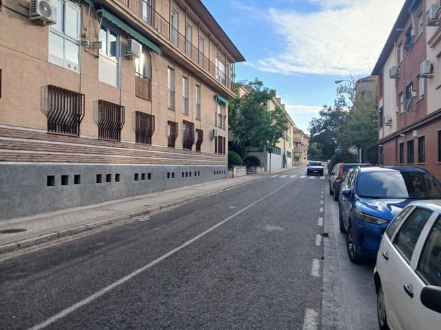 Garage til salg i Bola de Oro - Serrallo, Granada by - € 22.000 (Ref: 9349684)