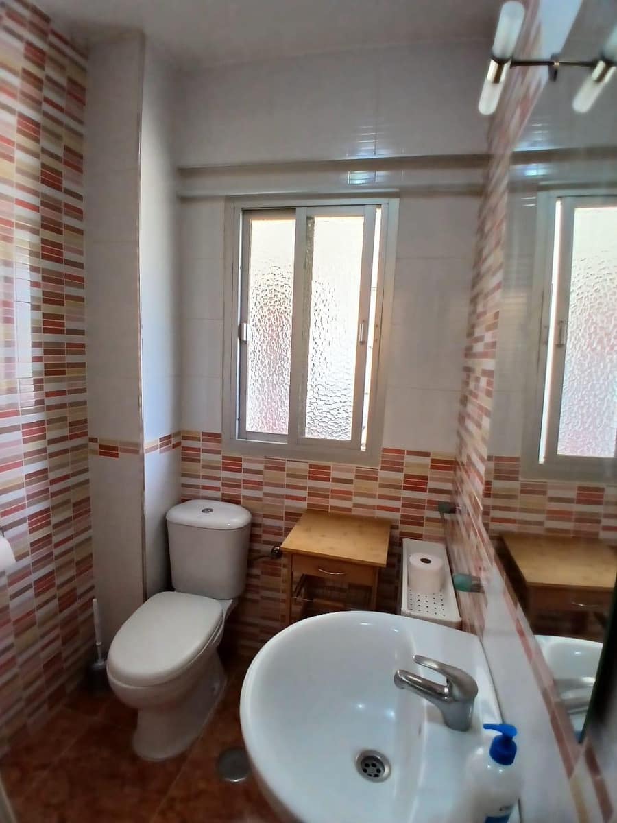 3 sypialnia Mieszkanie do wynajęcia w Miasto Grenada - 900 € (Ref: 9353750)