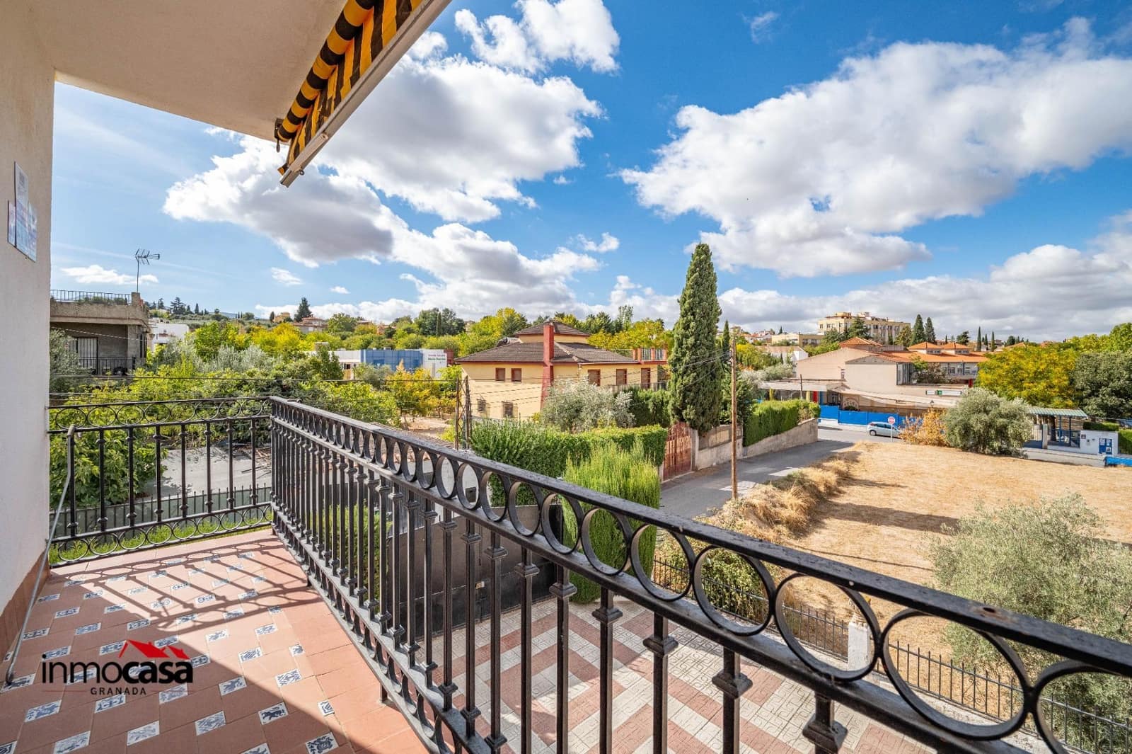 4 bedroom Villa for sale in Ogijares with pool garage - € 395,000 (Ref: 9379222)