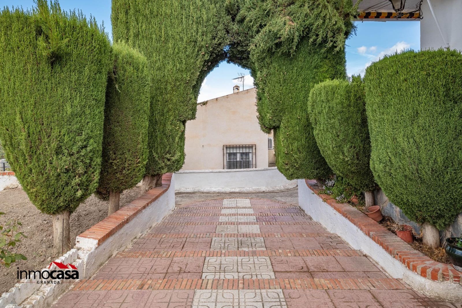 4 bedroom Villa for sale in Ogijares with pool garage - € 395,000 (Ref: 9379222)