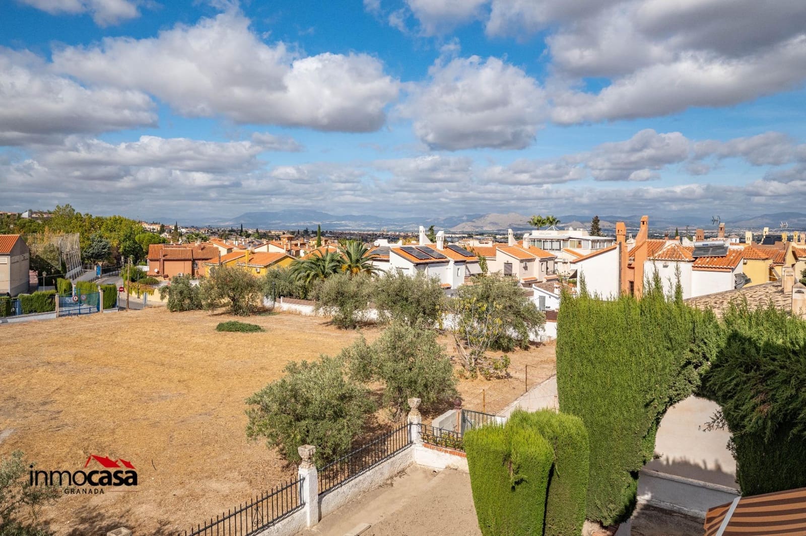 4 bedroom Villa for sale in Ogijares with pool garage - € 395,000 (Ref: 9379222)