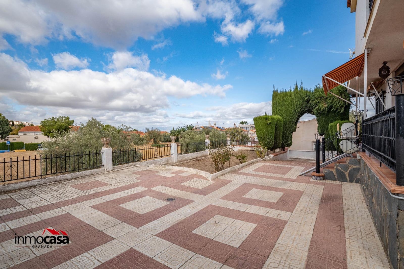 4 quarto Moradia para venda em Ogijares com piscina garagem - 349 000 € (Ref: 9379222)