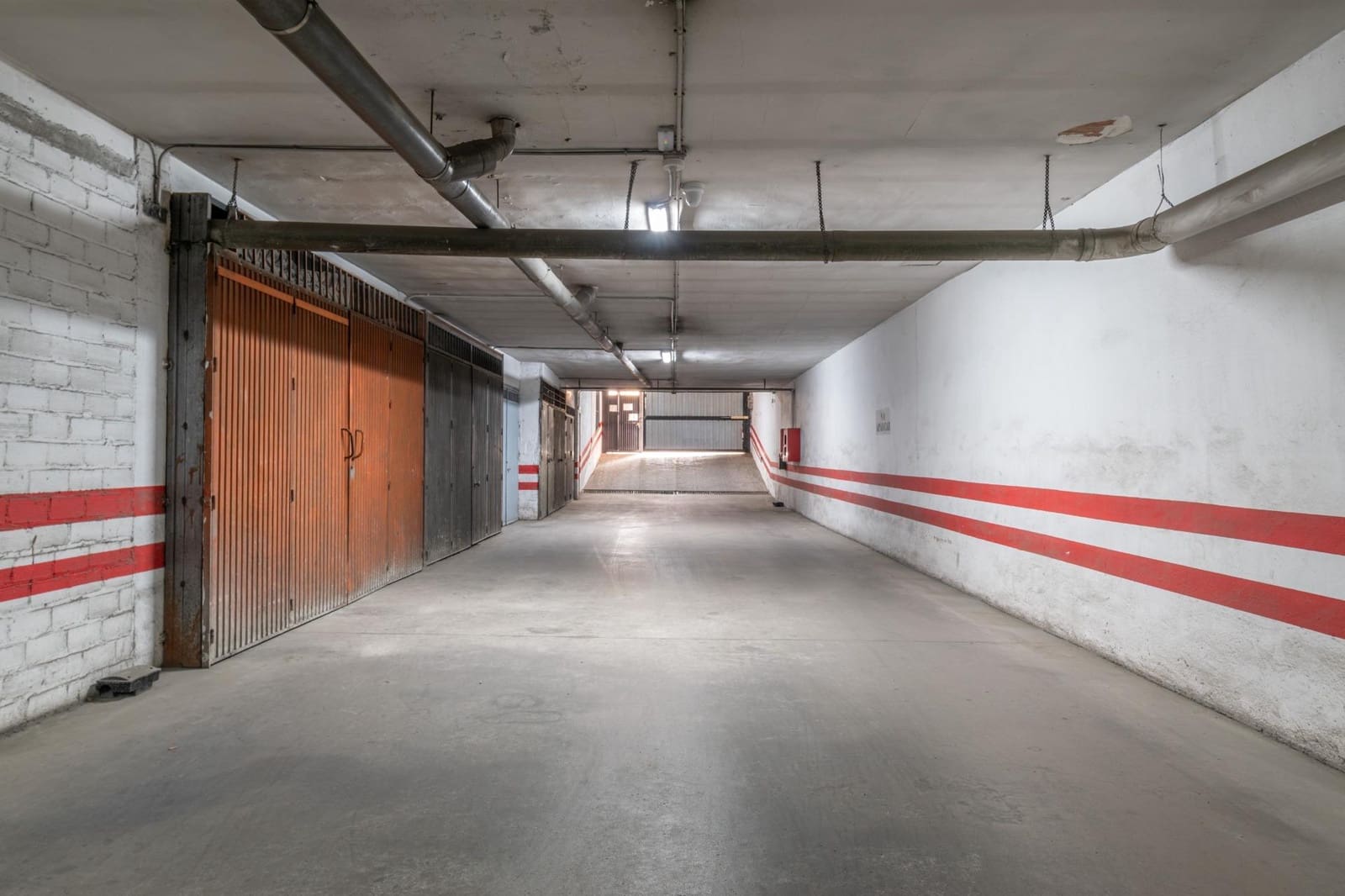 Garage til salg i Granada by - € 15.000 (Ref: 9379224)