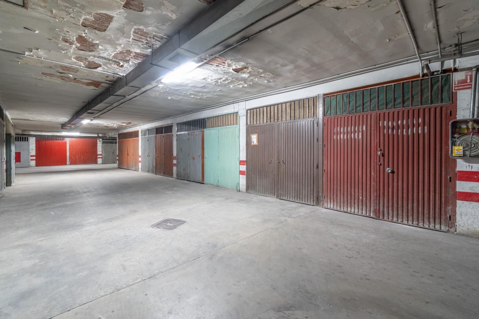 Garage til salg i Granada by - € 15.000 (Ref: 9379224)