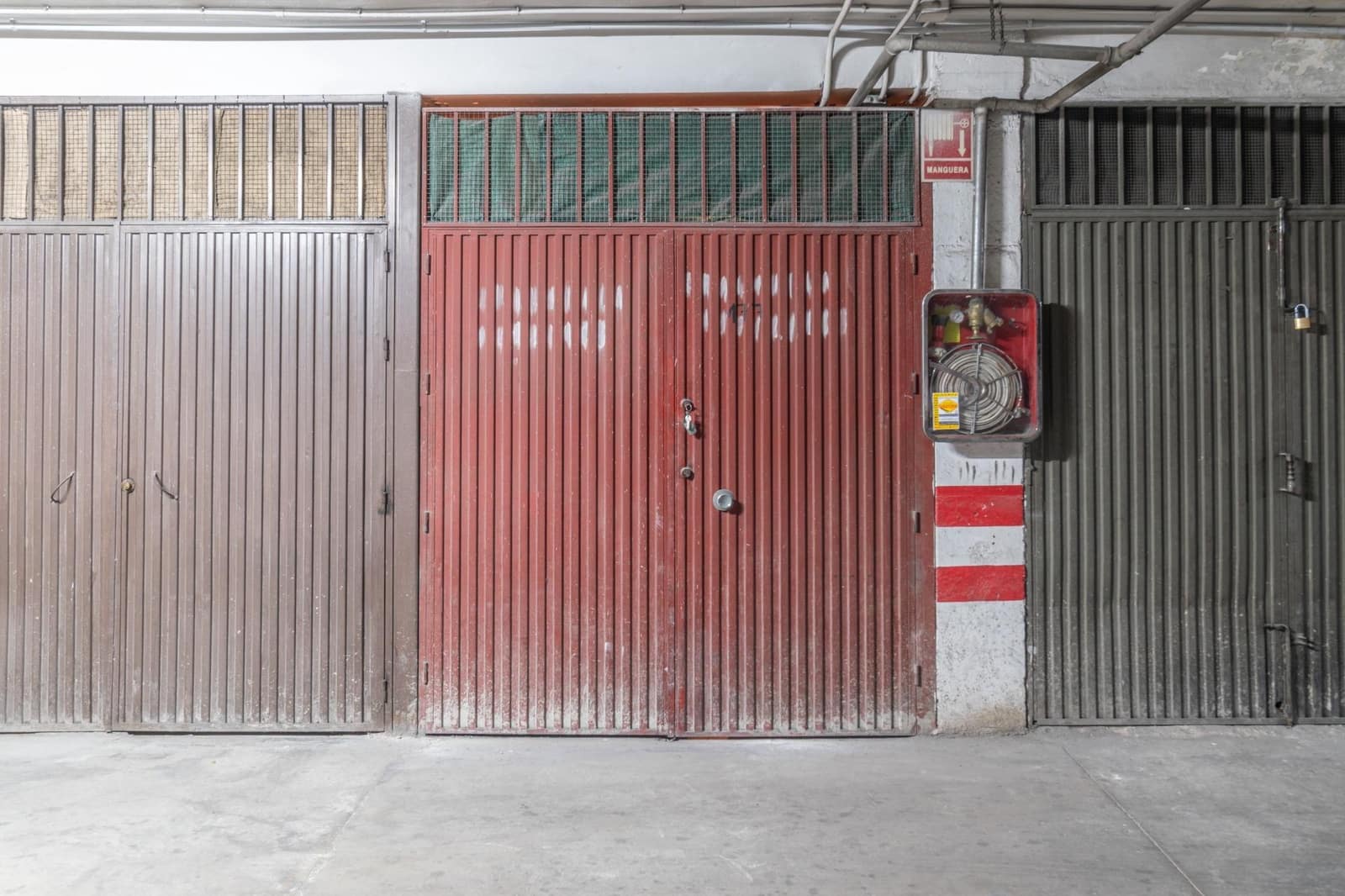 Garage til salg i Granada by - € 15.000 (Ref: 9379224)