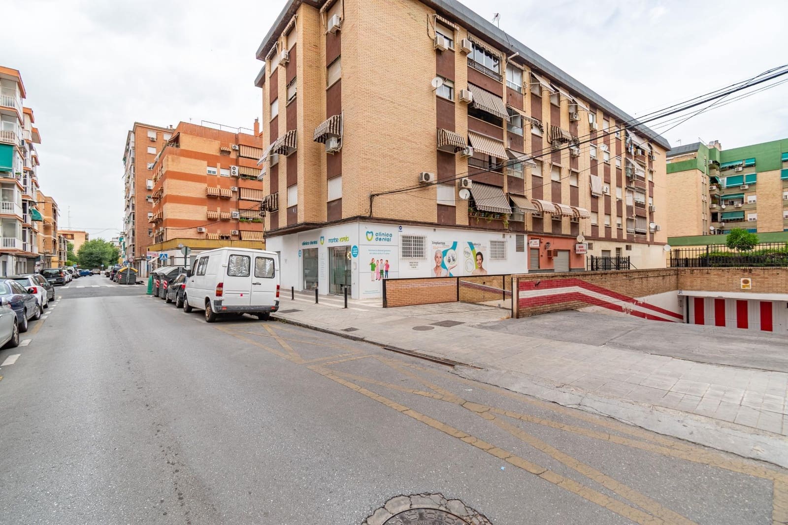 Garage til salg i Granada by - € 15.000 (Ref: 9379224)
