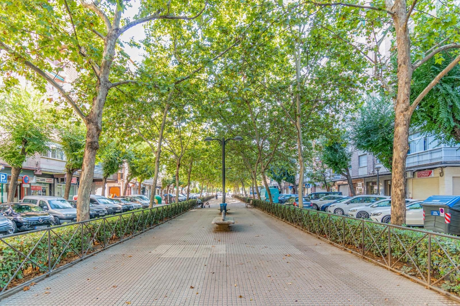 Garage til salg i Granada by - € 15.000 (Ref: 9379224)