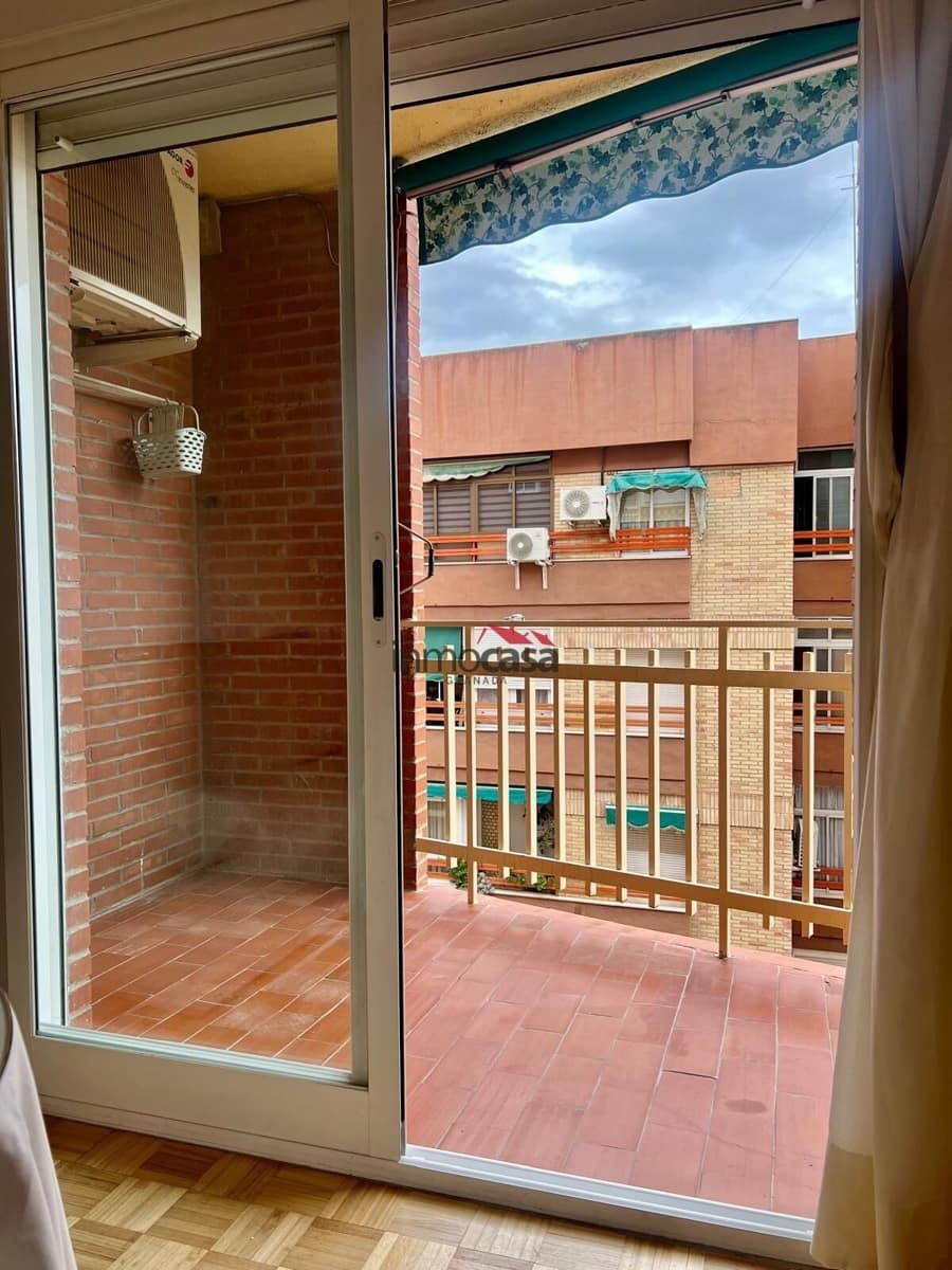 3 sypialnia Mieszkanie do wynajęcia w Miasto Grenada - 800 € (Ref: 9379225)