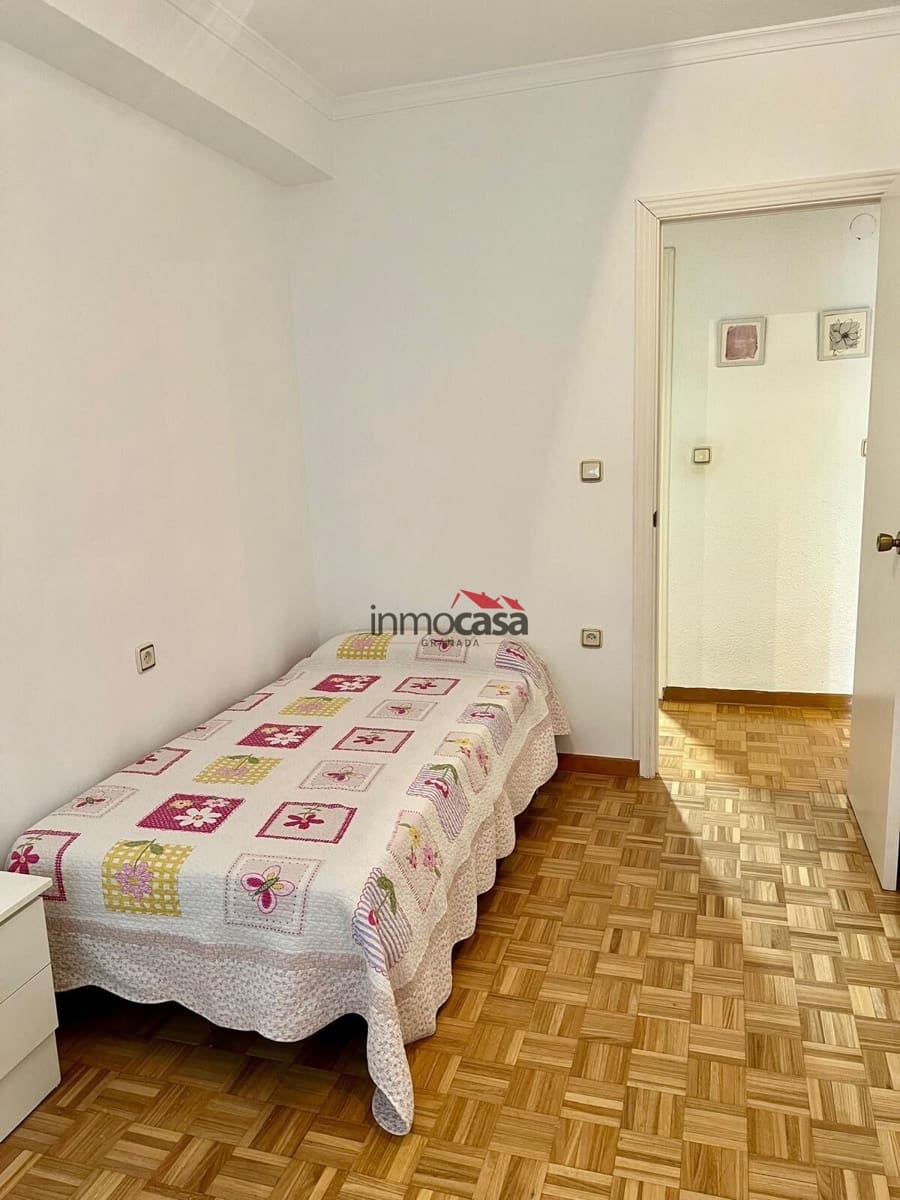 3 sypialnia Mieszkanie do wynajęcia w Miasto Grenada - 800 € (Ref: 9379225)