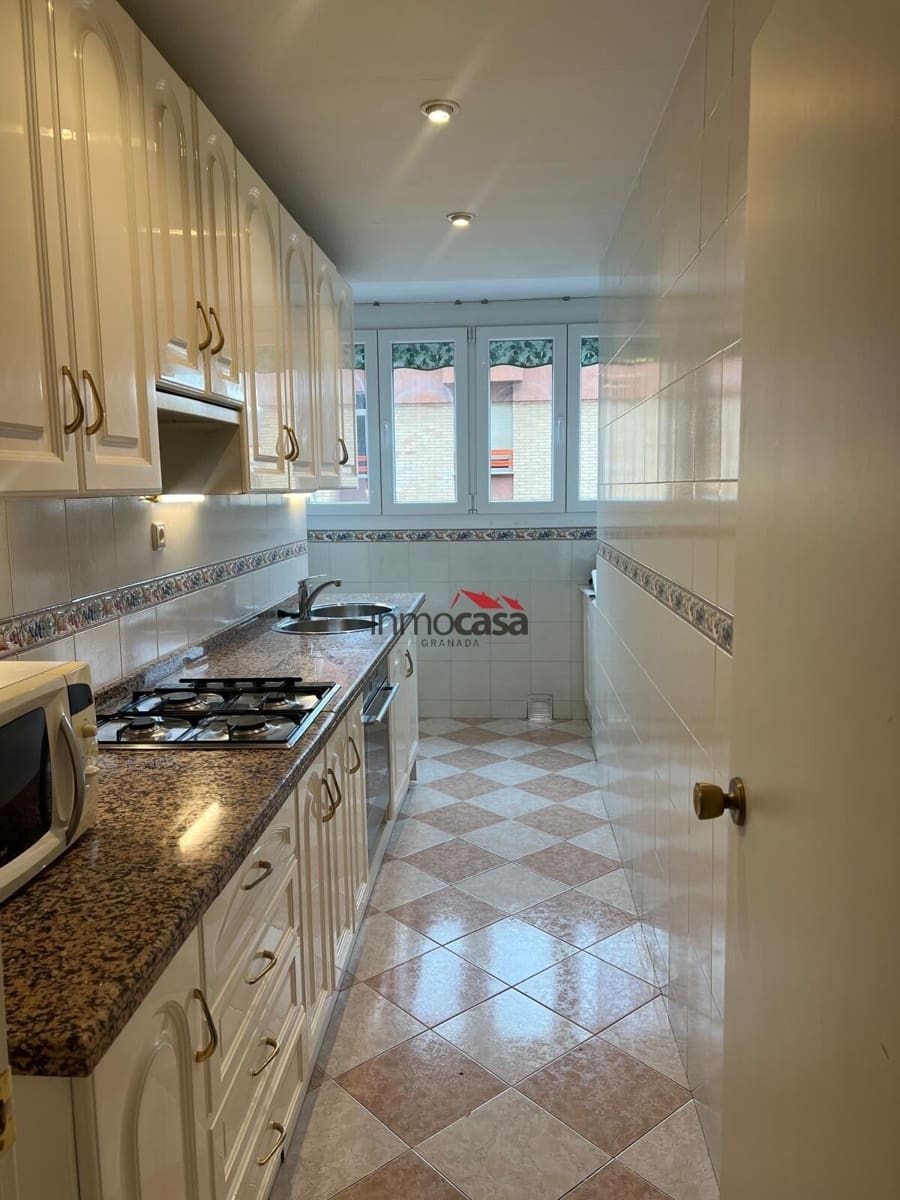 3 sypialnia Mieszkanie do wynajęcia w Miasto Grenada - 800 € (Ref: 9379225)