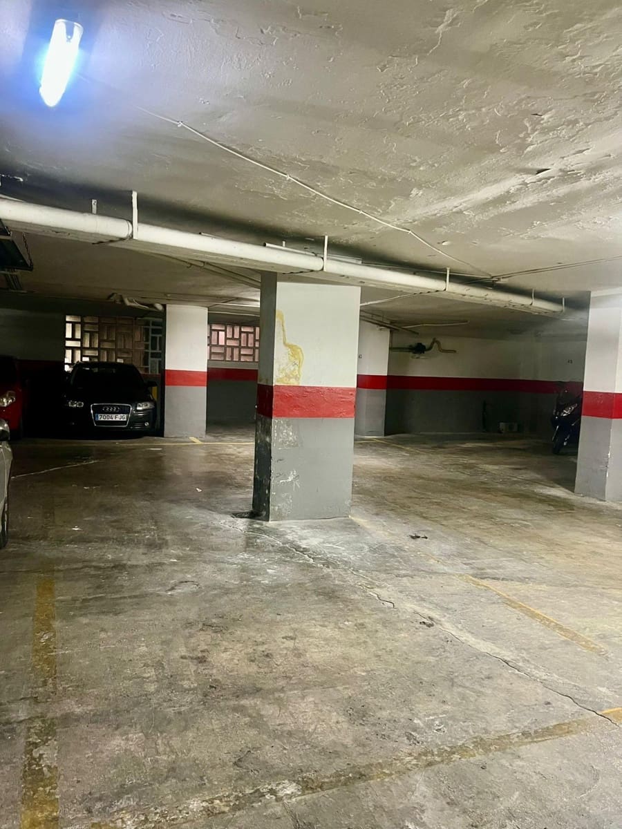 Autotalli myytävänä paikassa Granada kaupunki - 20 000 € (Ref: 9379226)