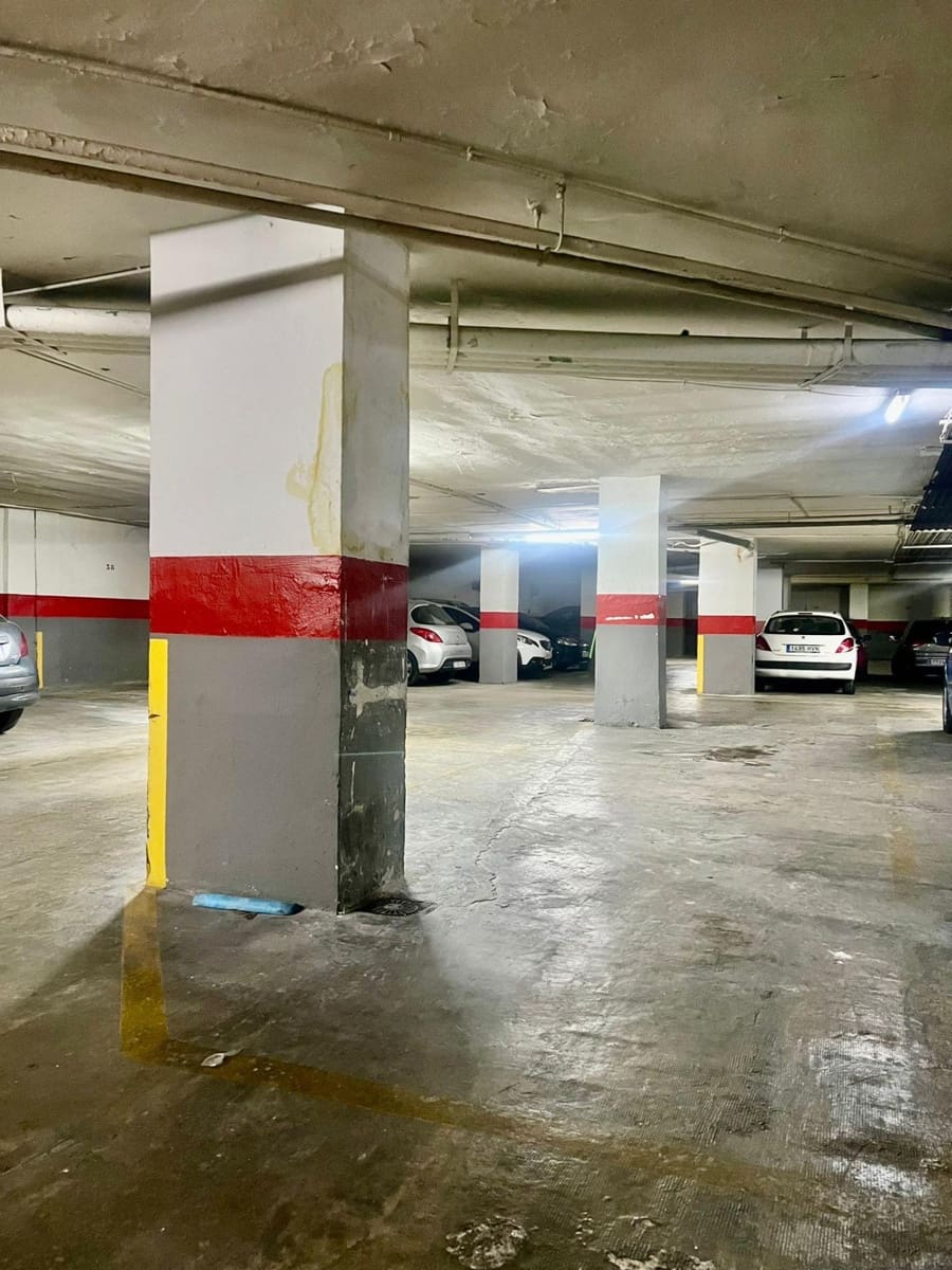 Autotalli myytävänä paikassa Granada kaupunki - 20 000 € (Ref: 9379226)