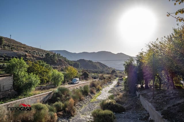 4 slaapkamer Halfvrijstaande villa te koop in Lecrín - € 60.000 (Ref: 9391055)