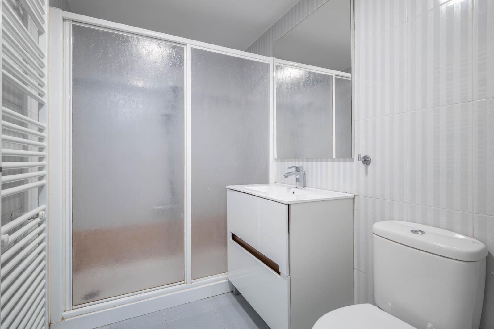 4 bedroom Flat for sale in Granada city with garage - € 382,000 (Ref: 9396168)