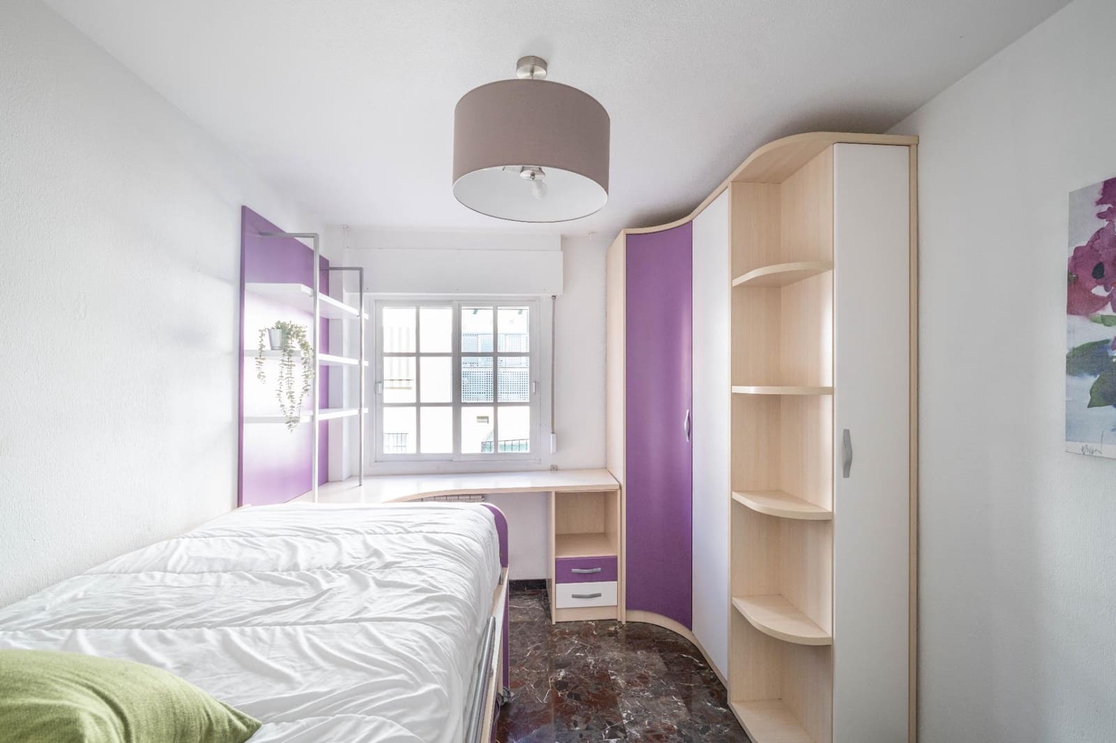 4 bedroom Flat for sale in Granada city with garage - € 382,000 (Ref: 9396168)