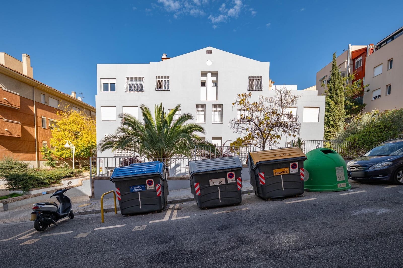 4 bedroom Flat for sale in Granada city with garage - € 382,000 (Ref: 9396168)